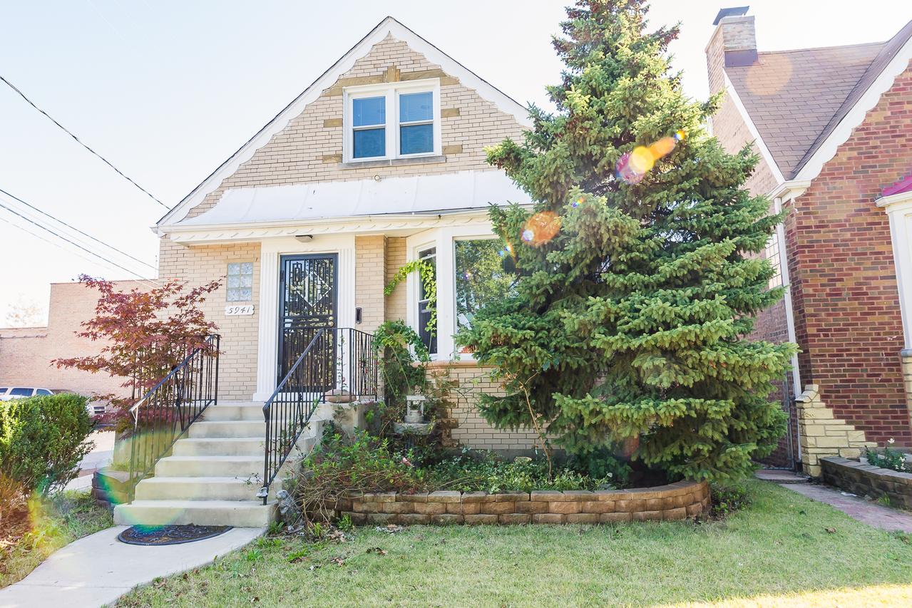 5941 N Sacramento Ave., Chicago, IL 60659