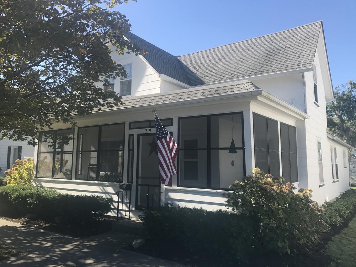 219 S Locust St., Genoa, IL 60135