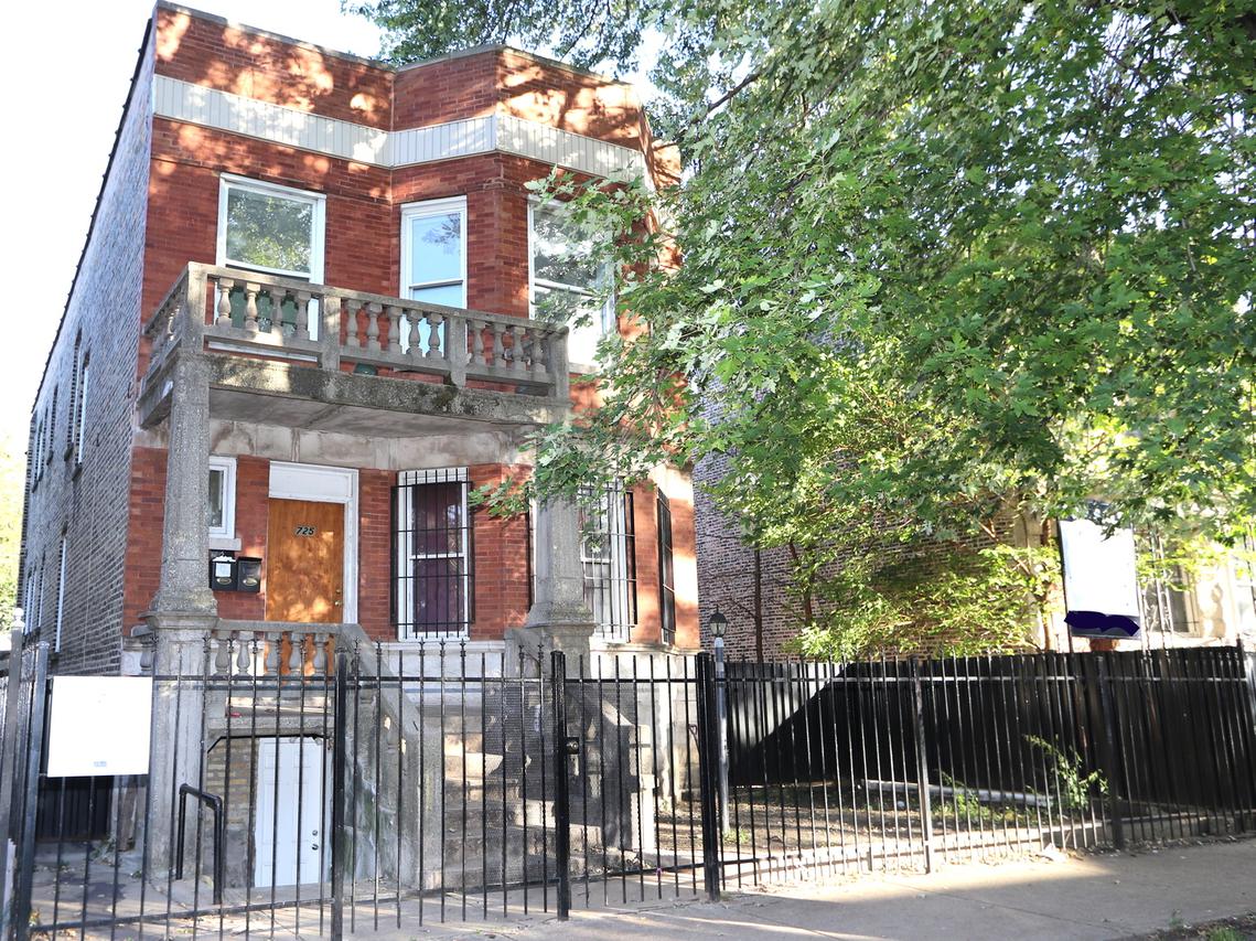 725 N Ridgeway Ave., Chicago, IL 60624