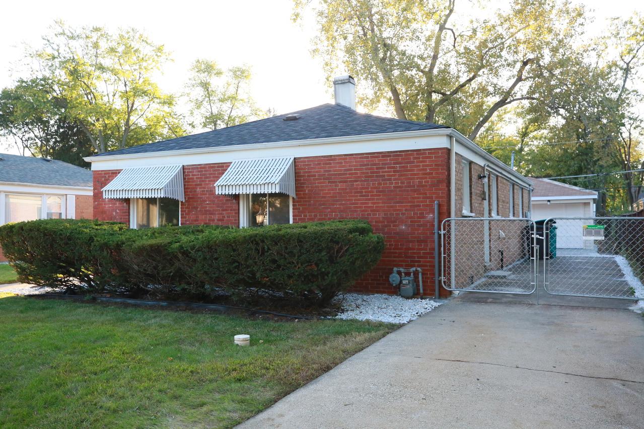 430 Granville Ave., Hillside, IL 60162