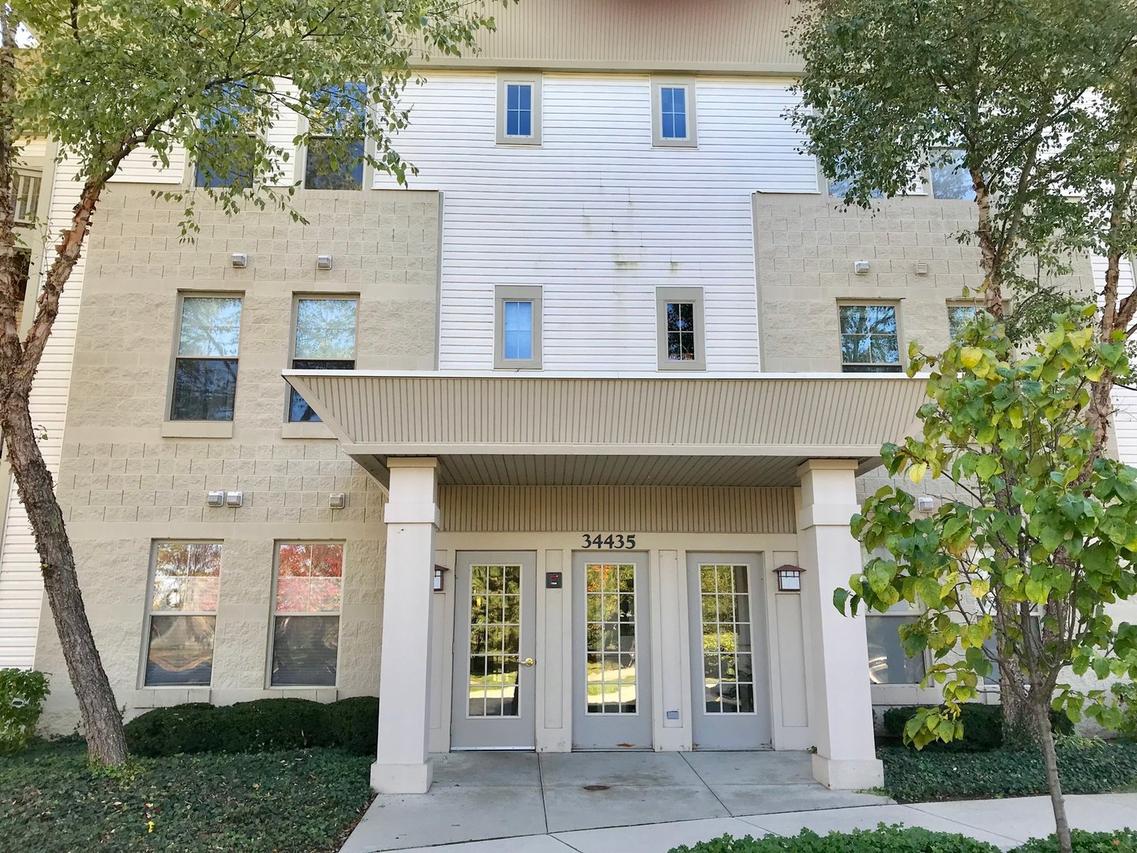 34435 N Old Walnut Cir. #305, Gurnee, IL 60031