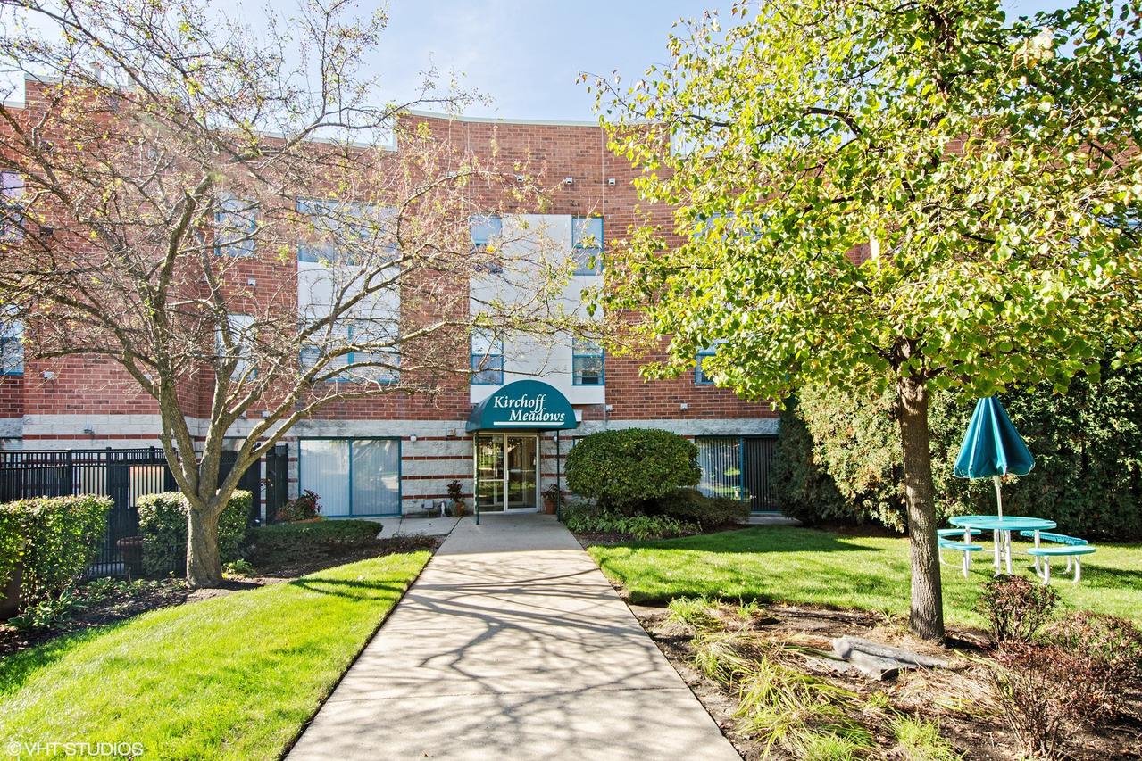 3265 Kirchoff Rd. #226, Rolling Meadows, IL 60008