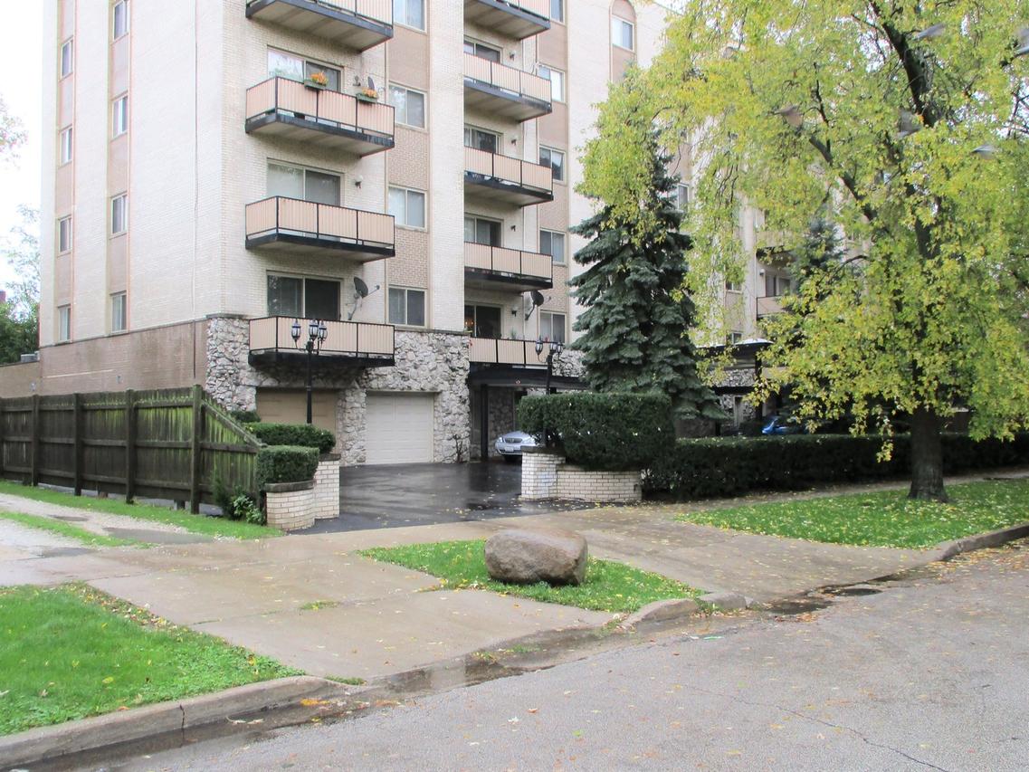 4125 N Keystone Ave. #205, Chicago, IL 60641