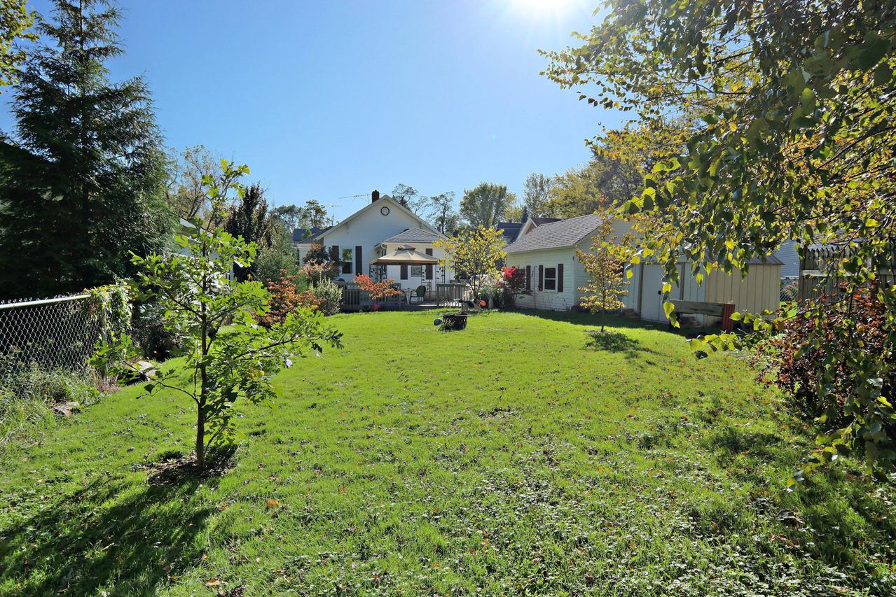 129 Lawrence Ave., Woodstock, IL 60098