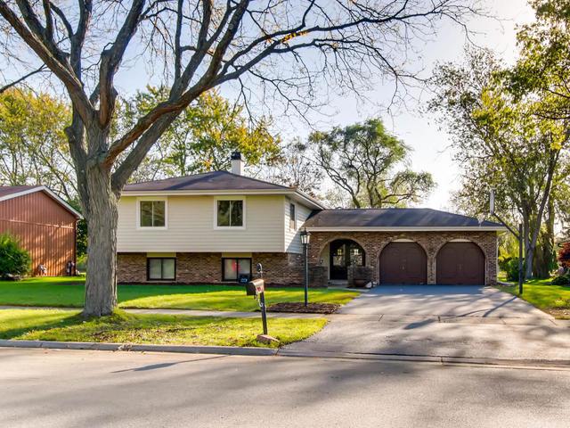 1805 Gigi Ln., Darien, IL 60561