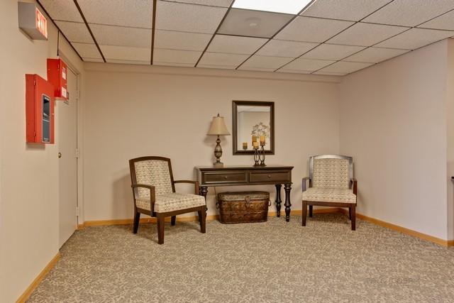 700 Graceland Ave. #207, Des Plaines, IL 60016