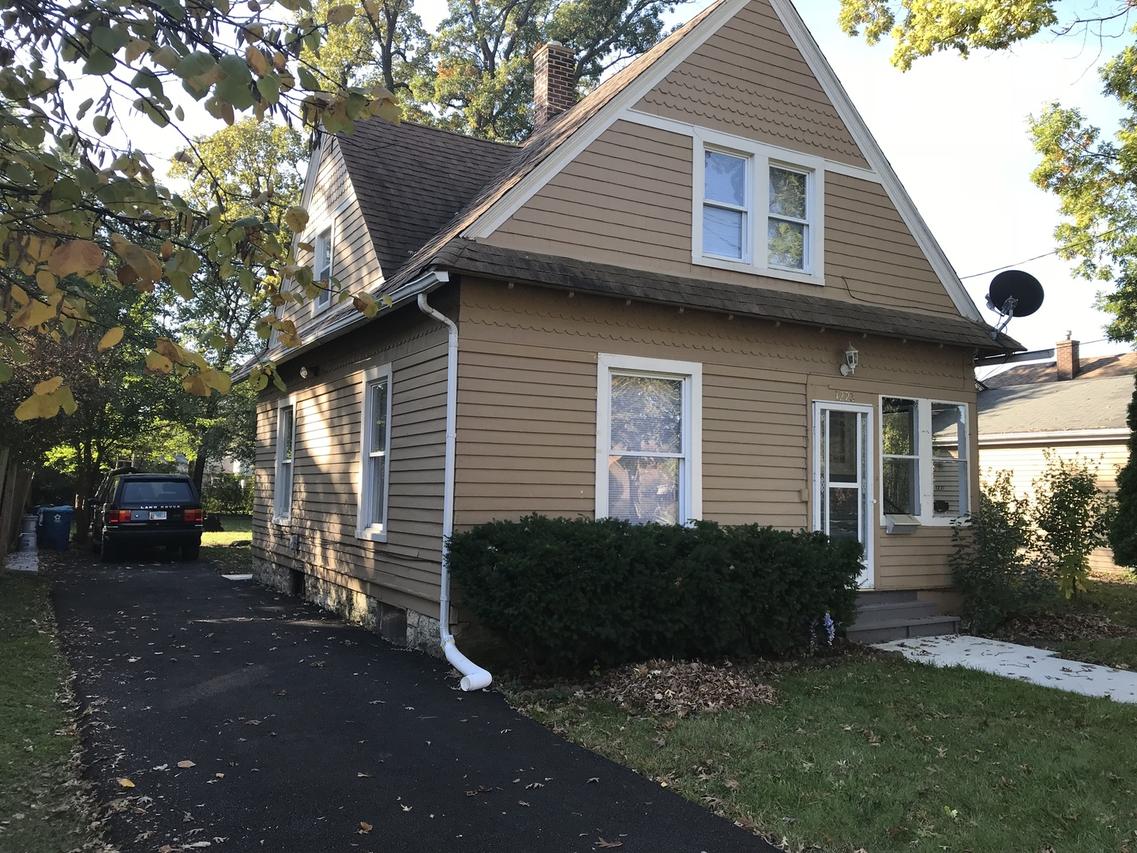 1223 Front St., Aurora, IL 60505