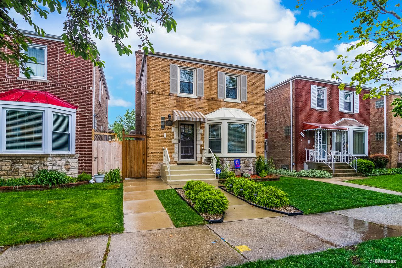 6319 N Ridgeway Ave., Chicago, IL 60659