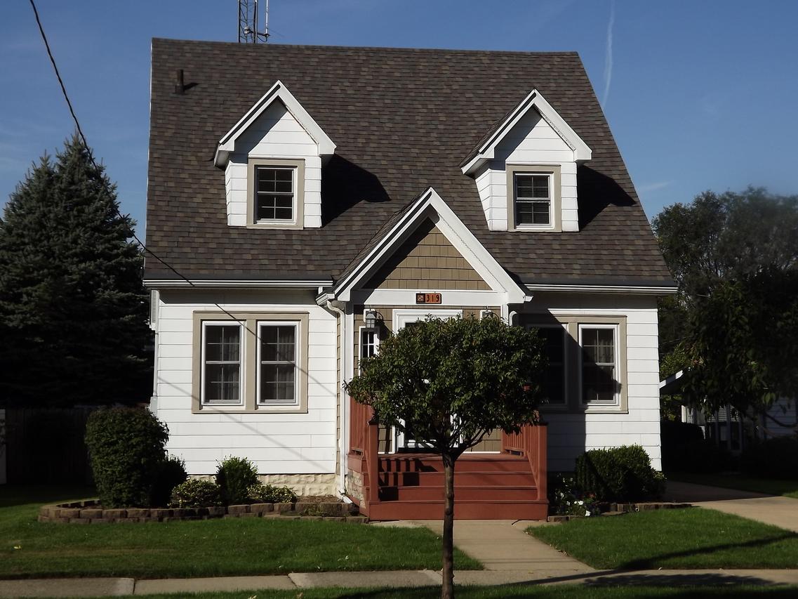 319 S 3rd St., Watseka, IL 60970