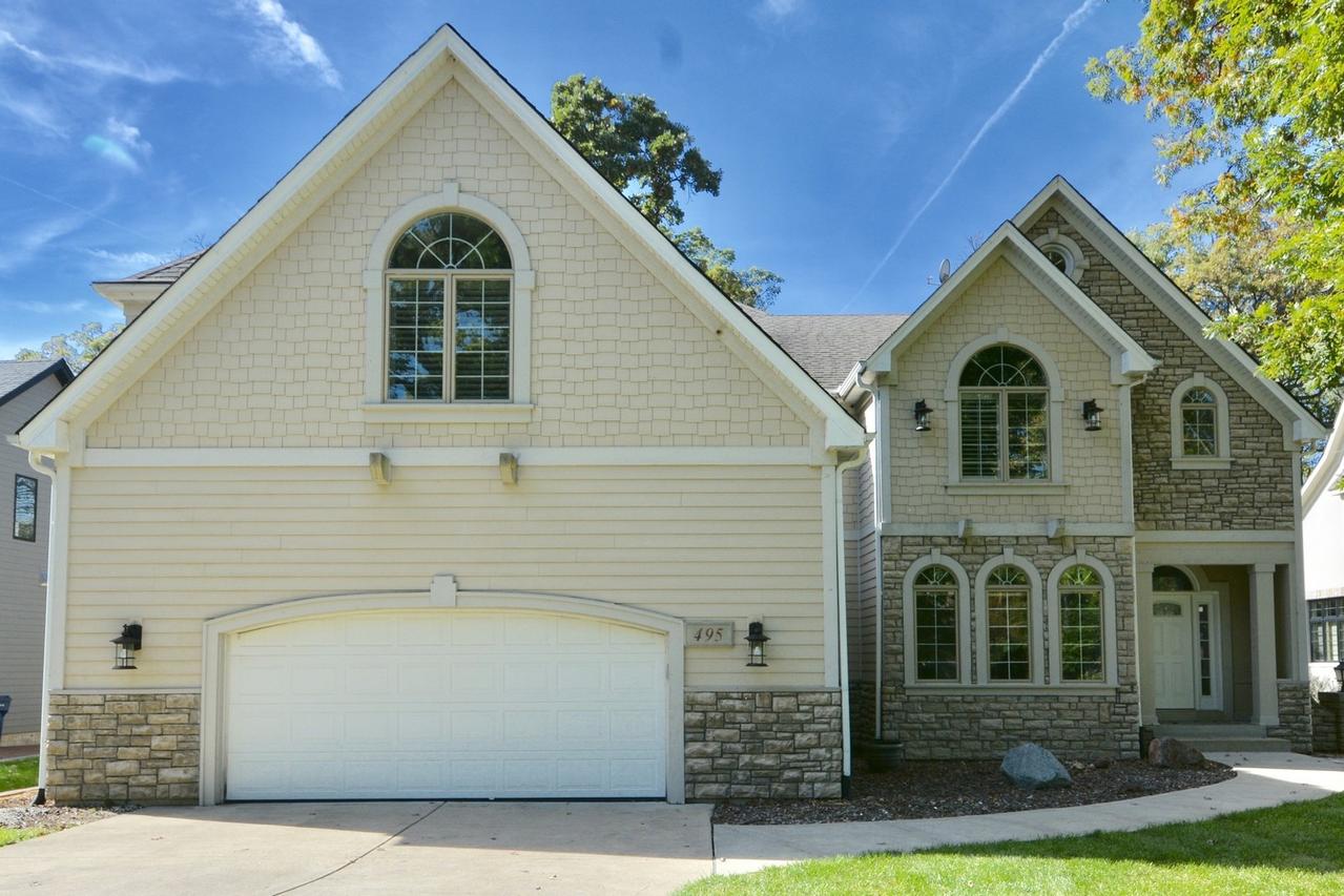 495 White Oak Dr., Naperville, IL 60540