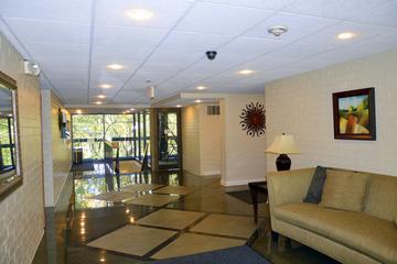 1840 Huntington Blvd. #609, Hoffman Estates, IL 60169