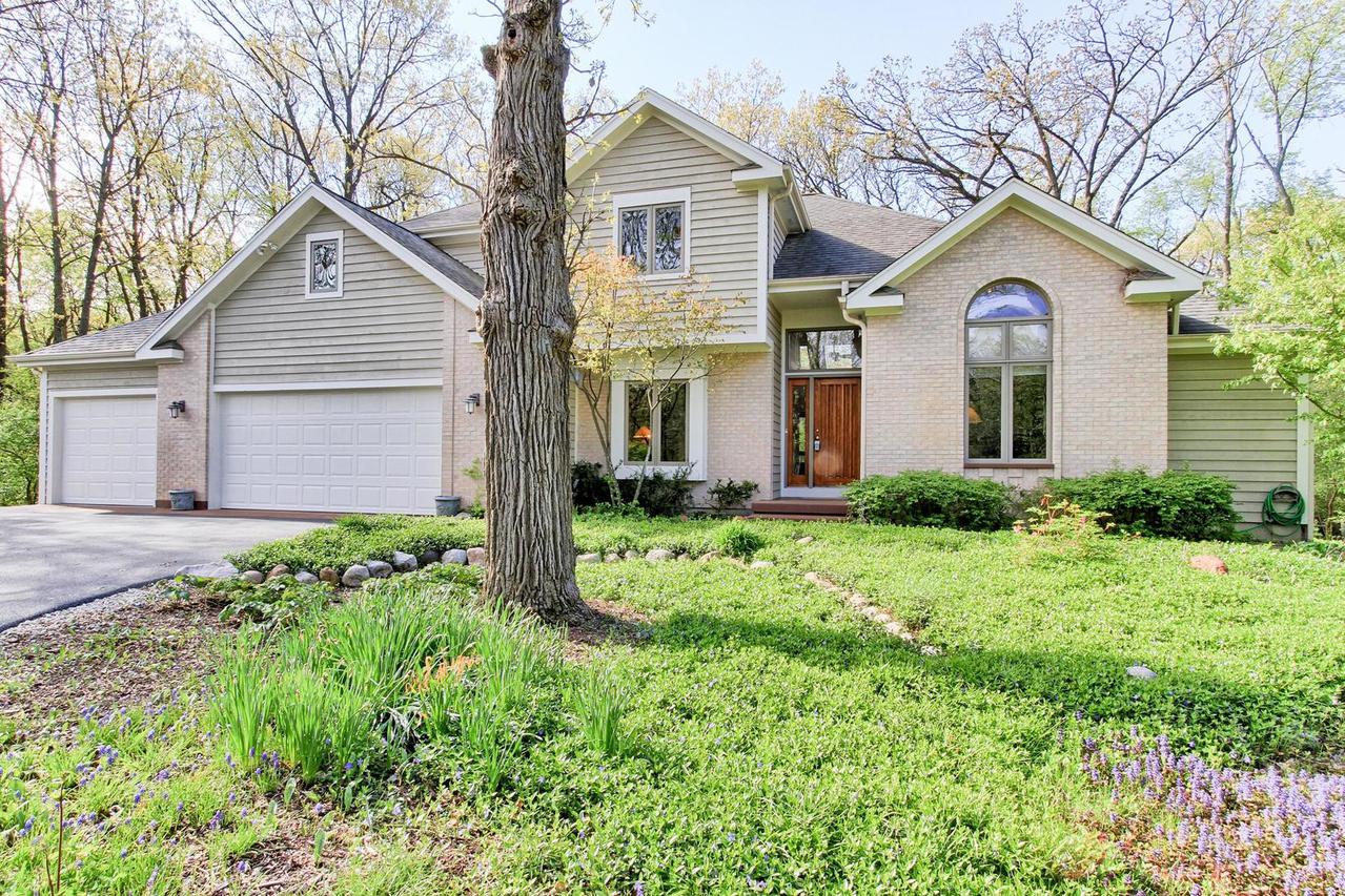 9209 Shadow Ln., Bull Valley, IL 60097