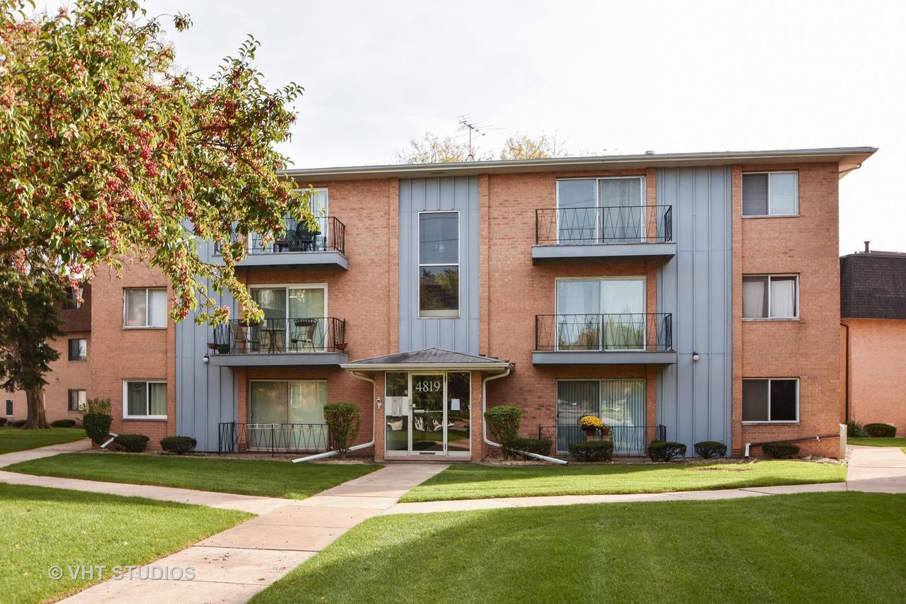 4819 W 109th St. #302, Oak Lawn, IL 60453