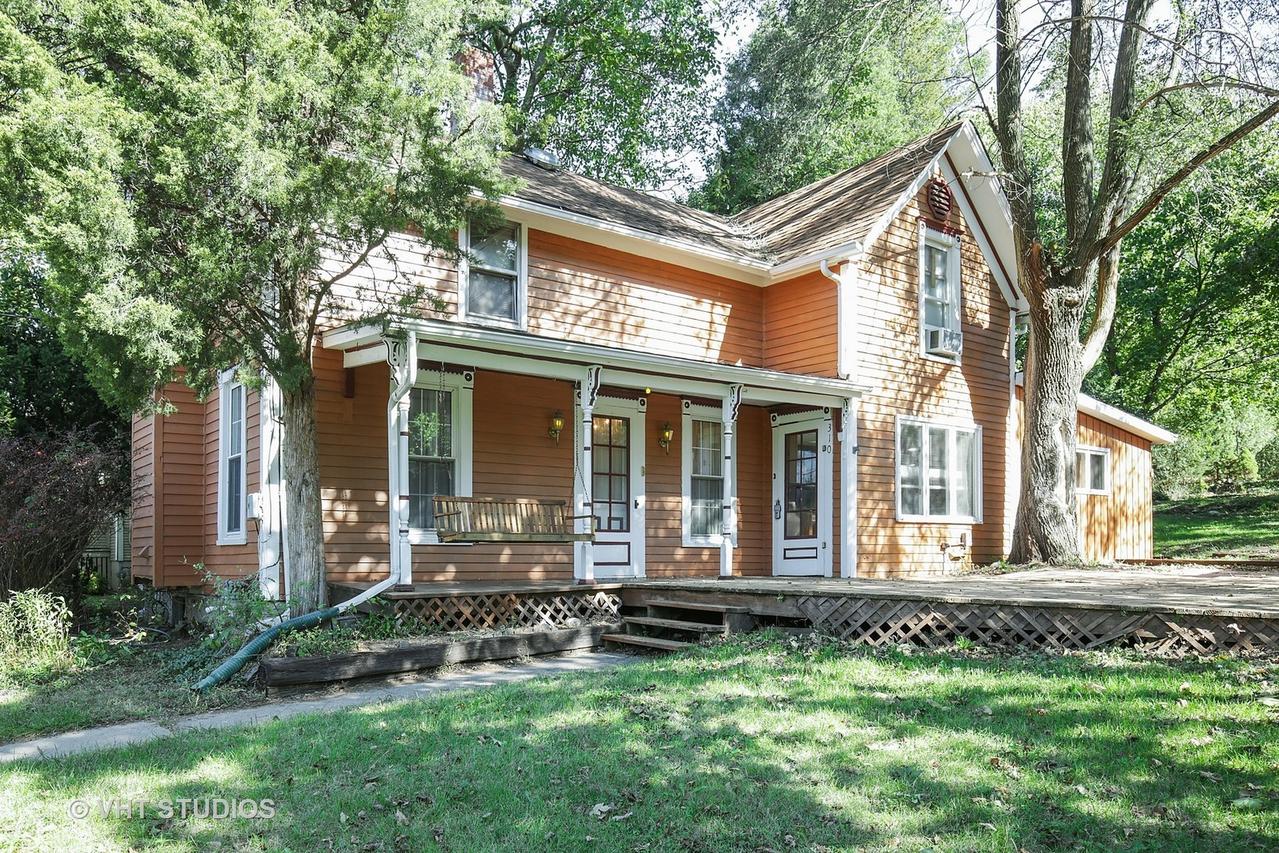 310 N Van Buren St., East Dundee, IL 60118