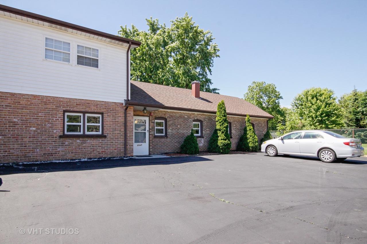 8845 W 75th St., Justice, IL 60458