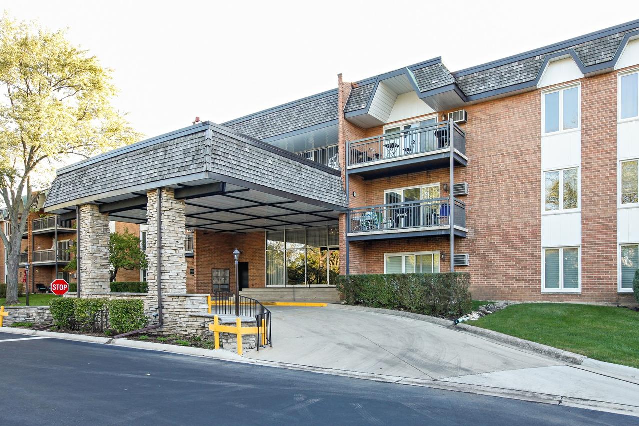 4250 Saratoga Ave. #L307, Downers Grove, IL 60515