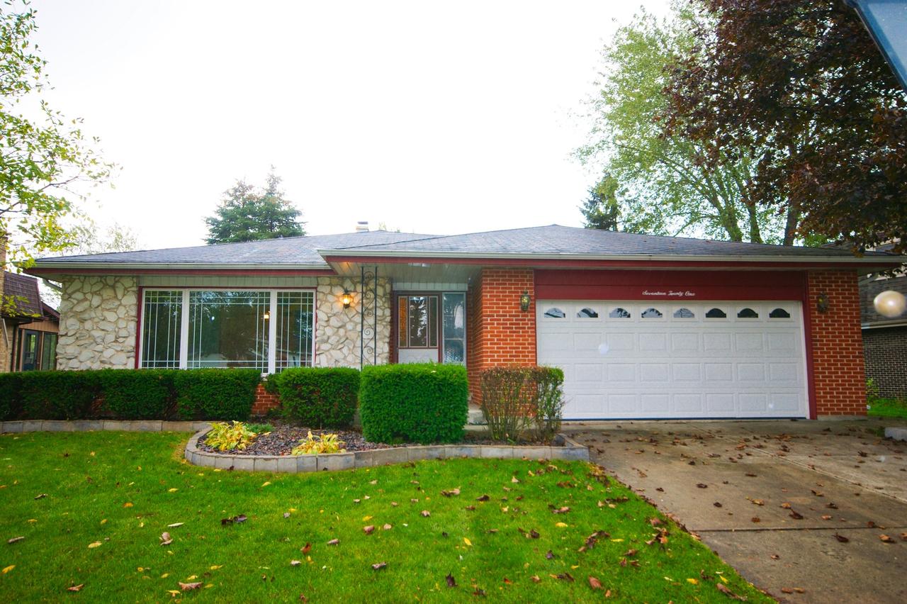 1721 Holly Ave., Darien, IL 60561