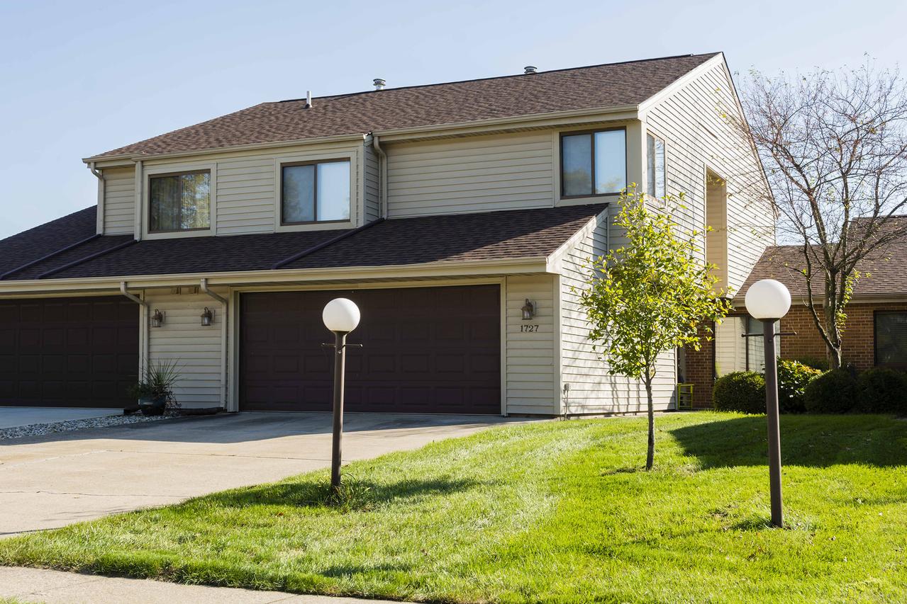 1727 Devonshire Dr., Champaign, IL 61821