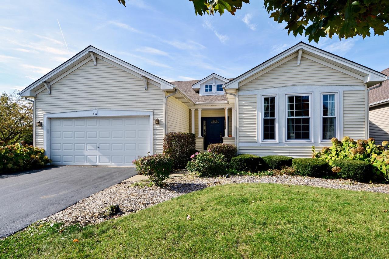 401 Lake Ct., Oswego, IL 60543