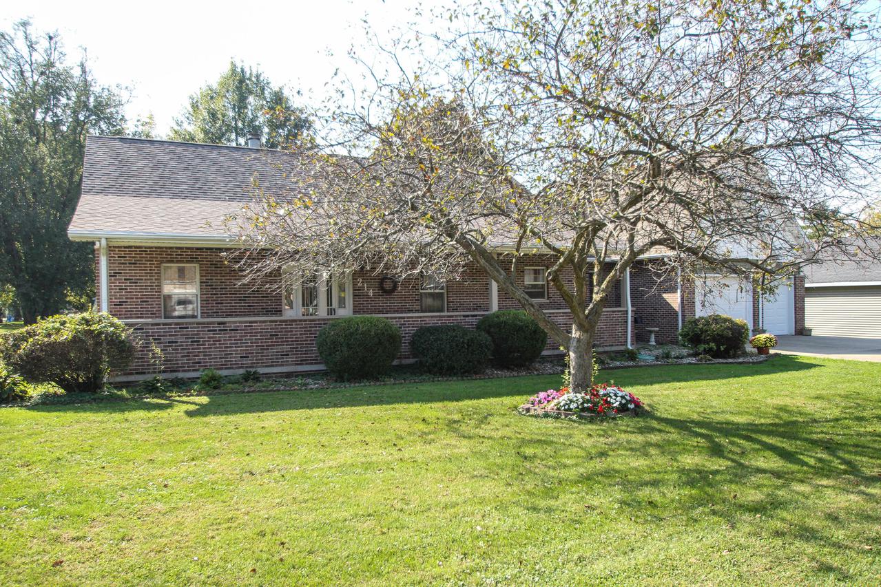 214 Connecticut Ave., Westville, IL 61883