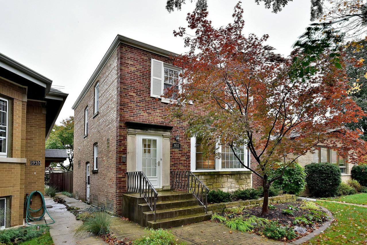 1933 N Newland Ave., Chicago, IL 60707