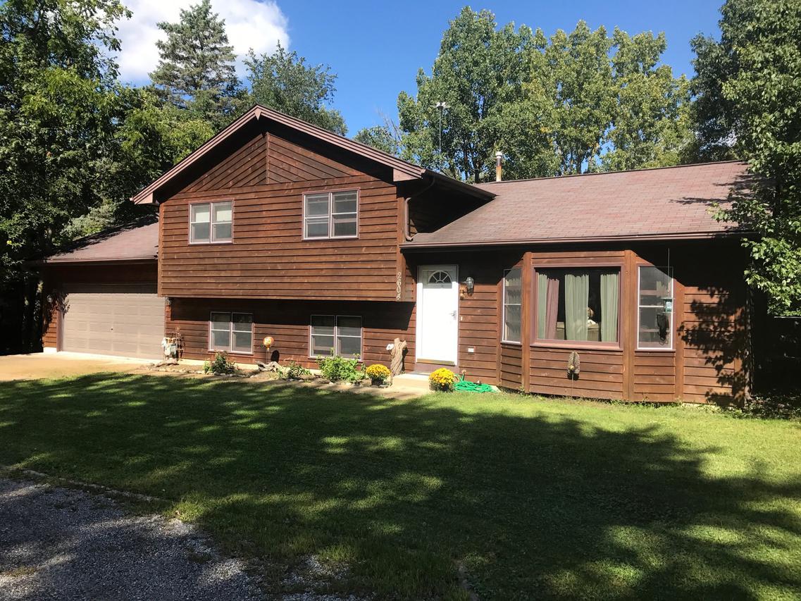 2604 Indian Tr., Mchenry, IL 60051
