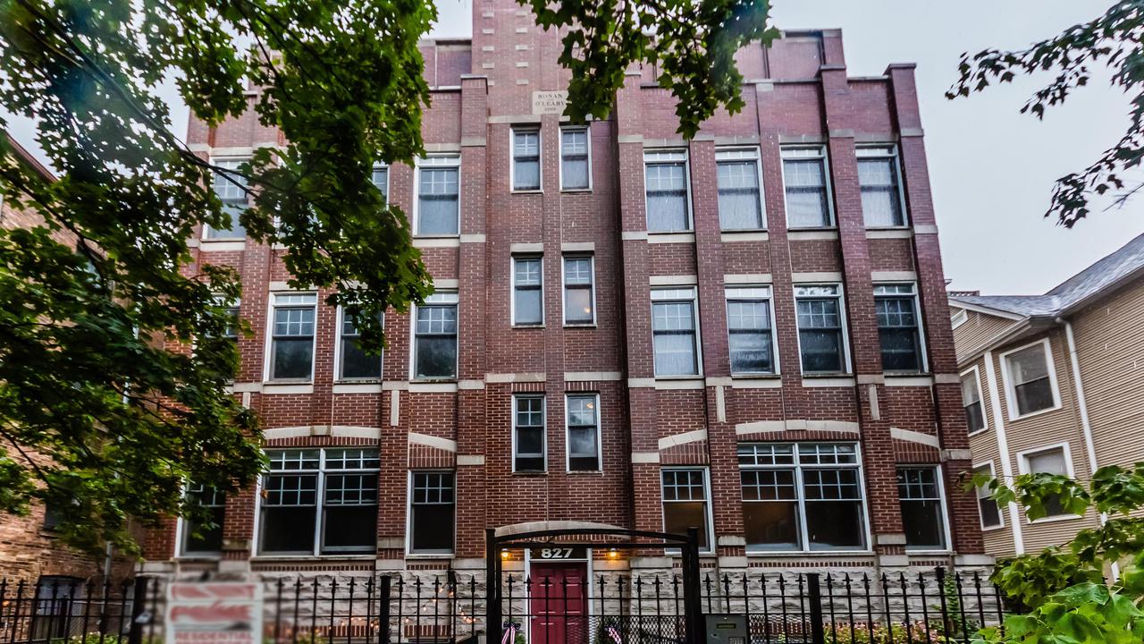 827 W Bradley Pl. #3W, Chicago, IL 60613