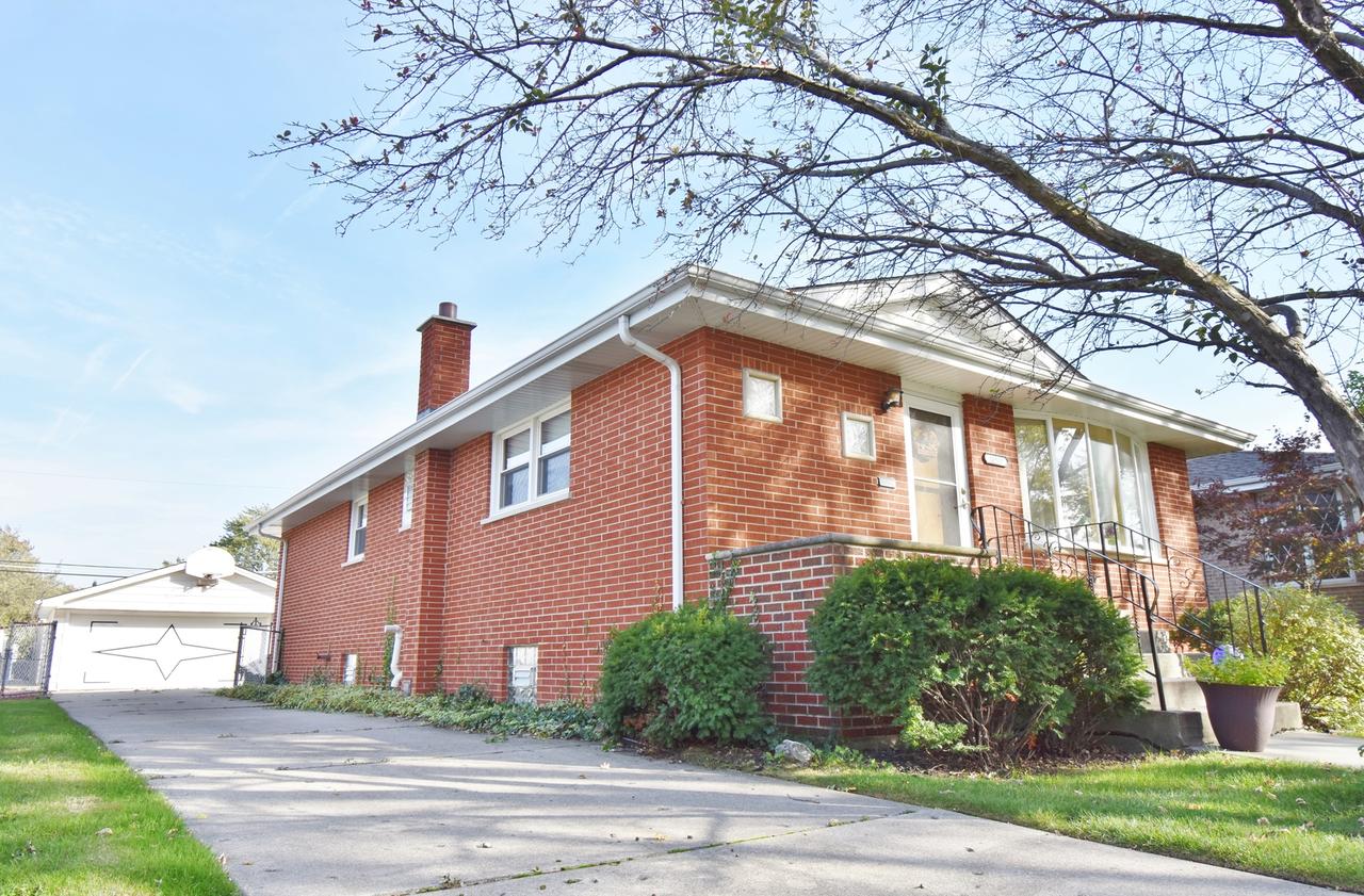 10949 S Kilbourn Ave., Oak Lawn, IL 60453