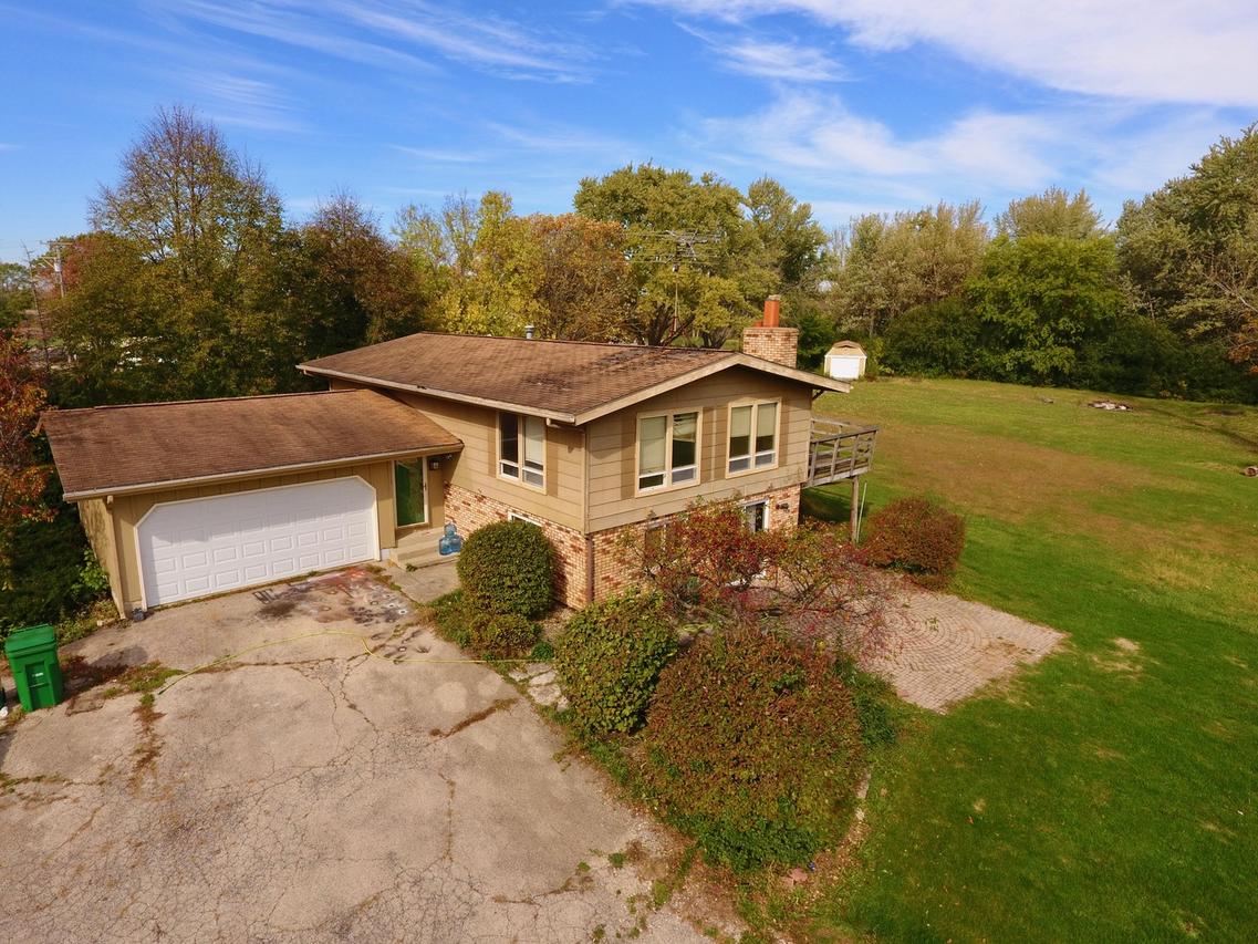 12120 Pleasant Valley Rd., Woodstock, IL 60098