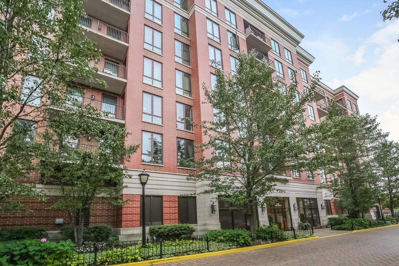343 W Old Town Ct. #604, Chicago, IL 60610