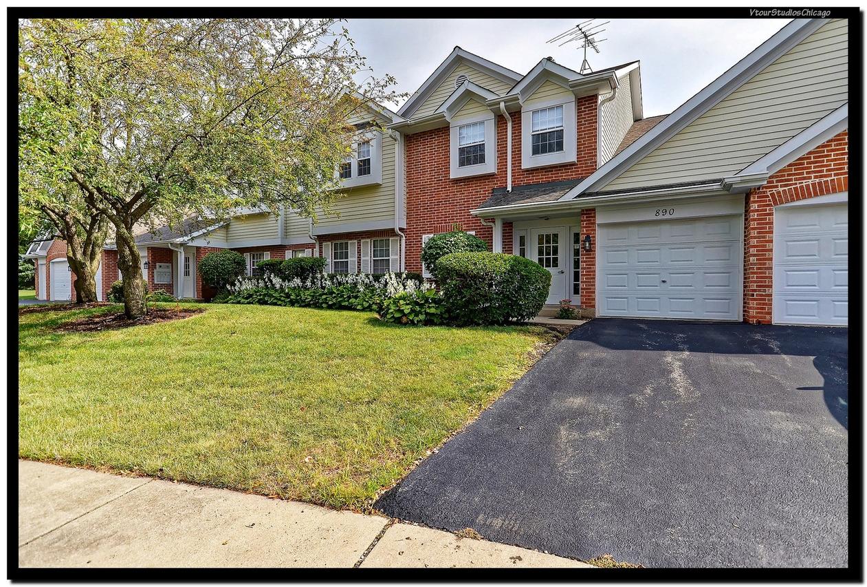 890 Nelli Ct. #201, Naperville, IL 60563