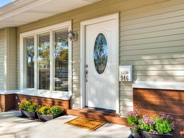 946 Hartford Ln., Elk Grove Village, IL 60007
