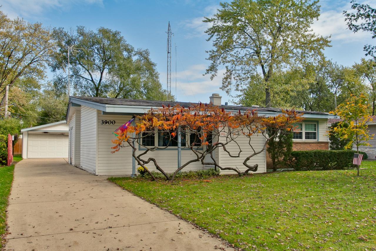 3900 Bluebird Ln., Rolling Meadows, IL 60008