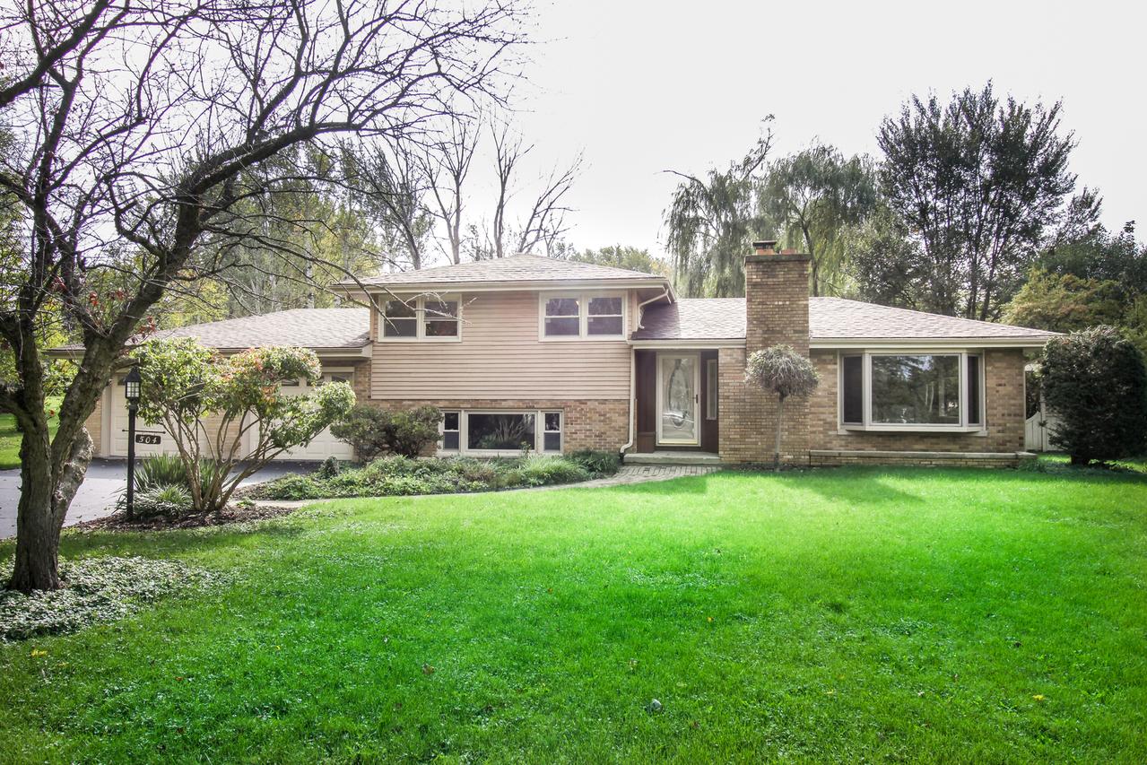 504 Alan Dr., New Lenox, IL 60451