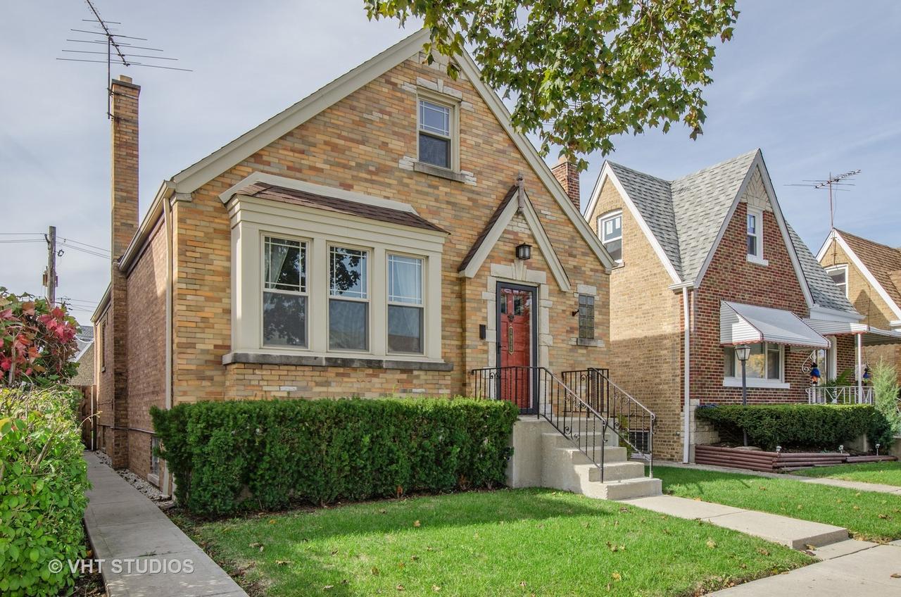 2832 N Mont Clare Ave., Chicago, IL 60634