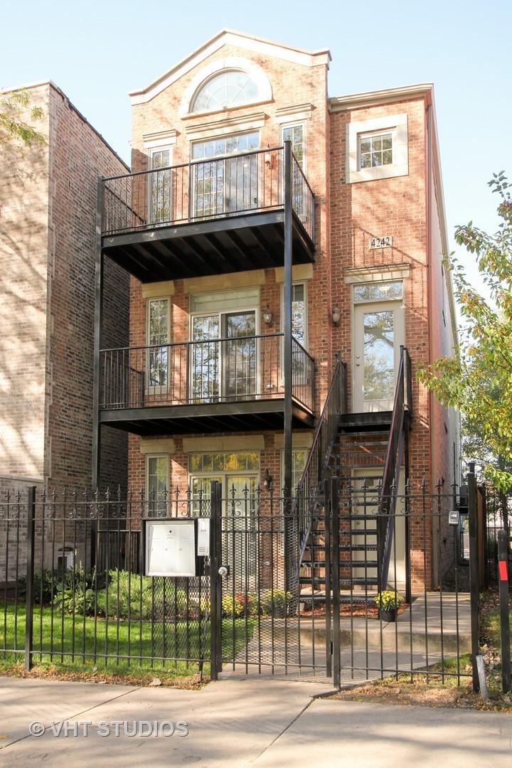 4242 S Prairie Ave. #3, Chicago, IL 60653