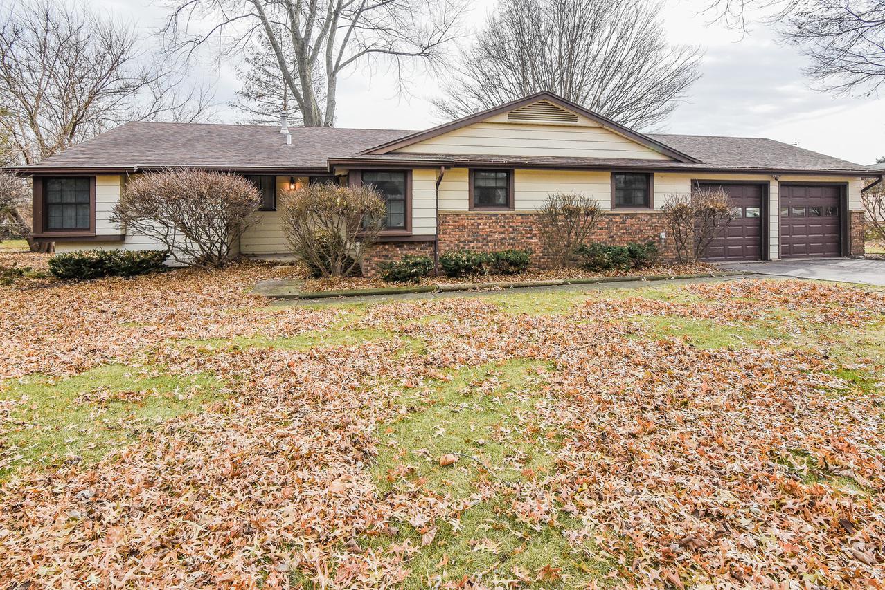 363 Hilltop Dr., North Aurora, IL 60542