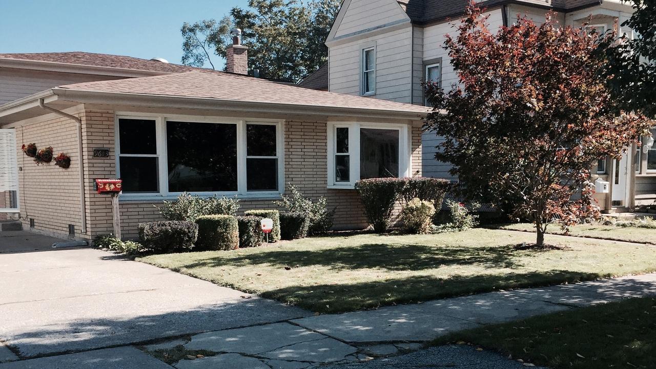 9613 Cook Ave., Oak Lawn, IL 60453