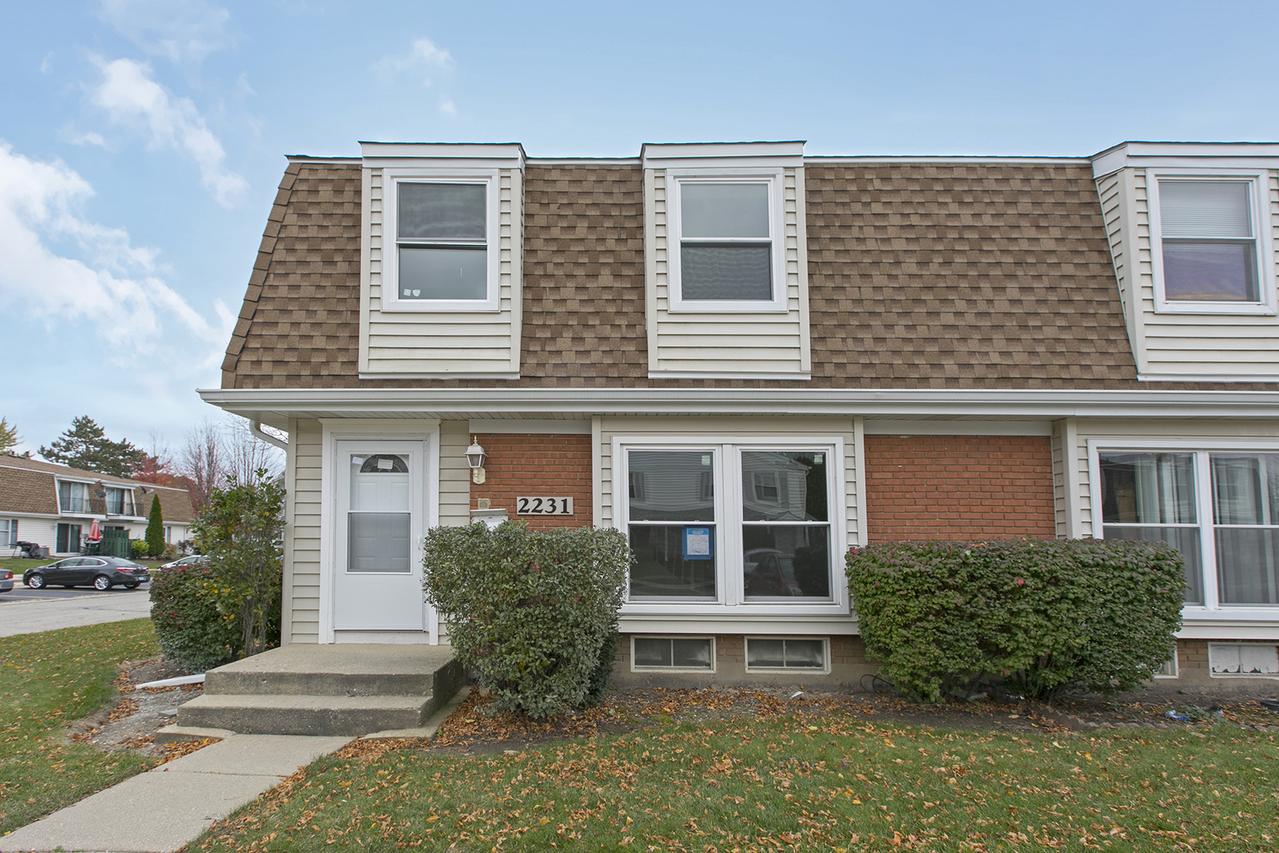 2231 Glenview Ct., Schaumburg, IL 60194