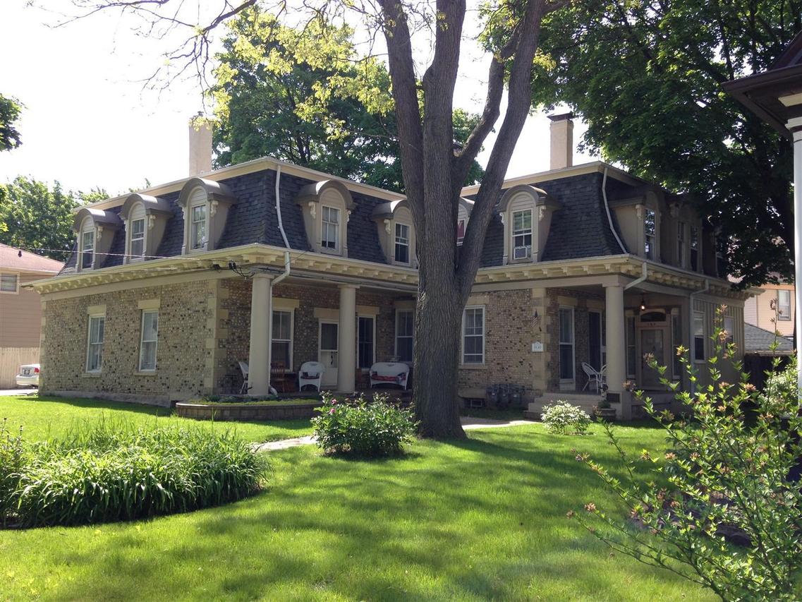 363 Prairie St., Elgin, IL 60120
