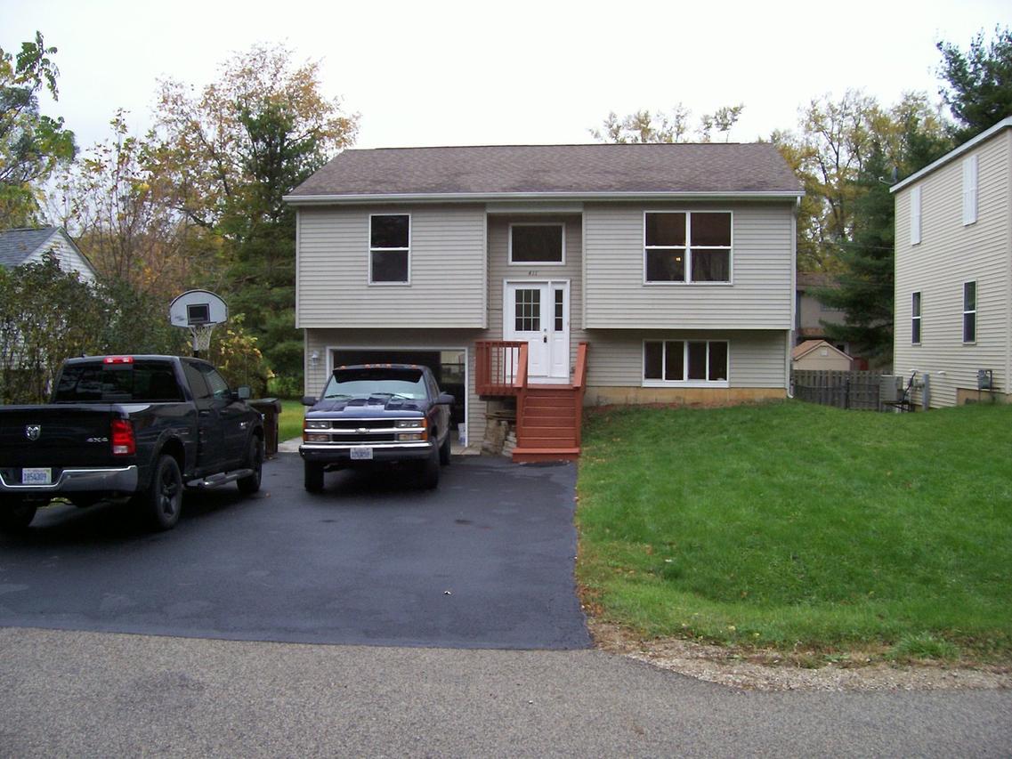 411 Glenwood Ave., Mchenry, IL 60051