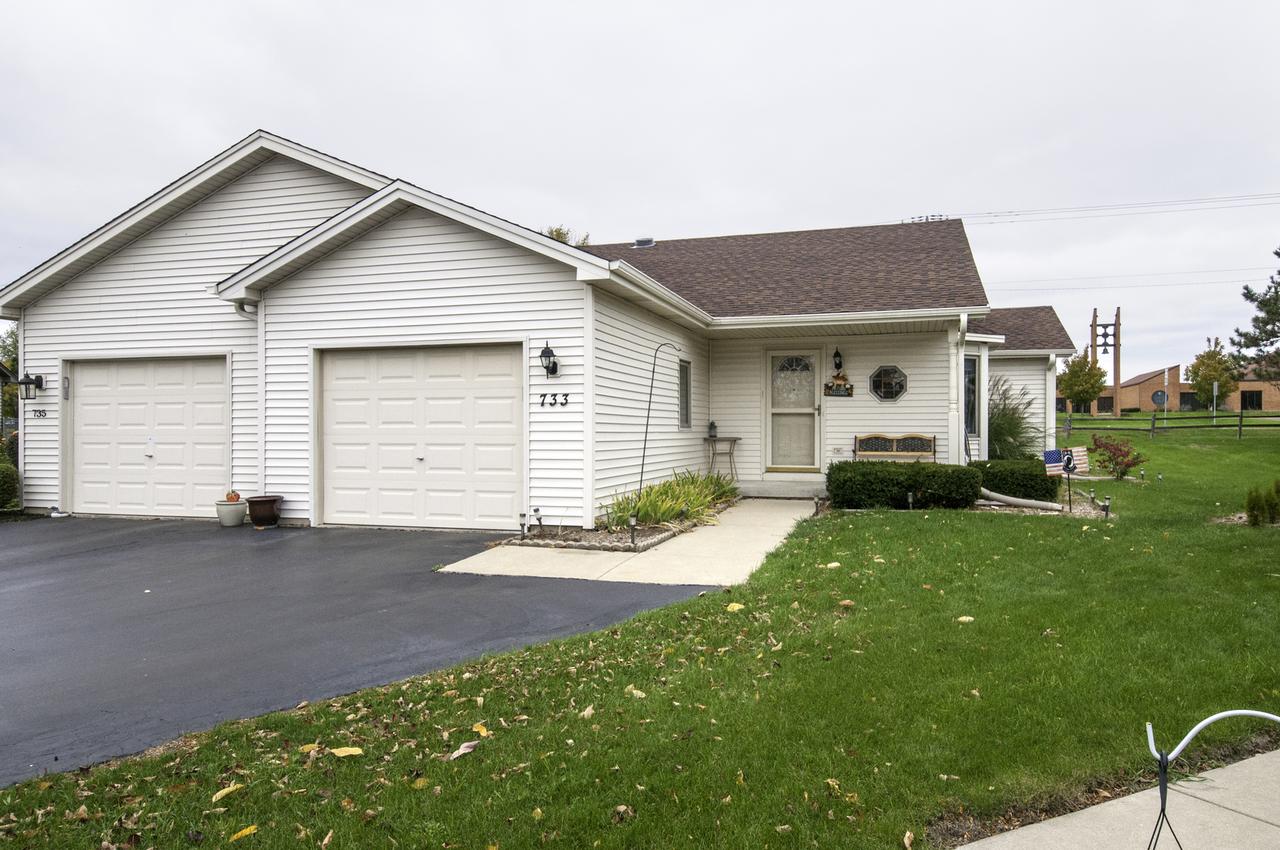 733 Harmony Ct., North Aurora, IL 60542