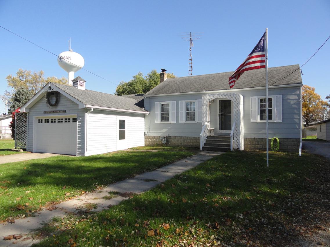 330 S Hickory St., Waterman, IL 60556