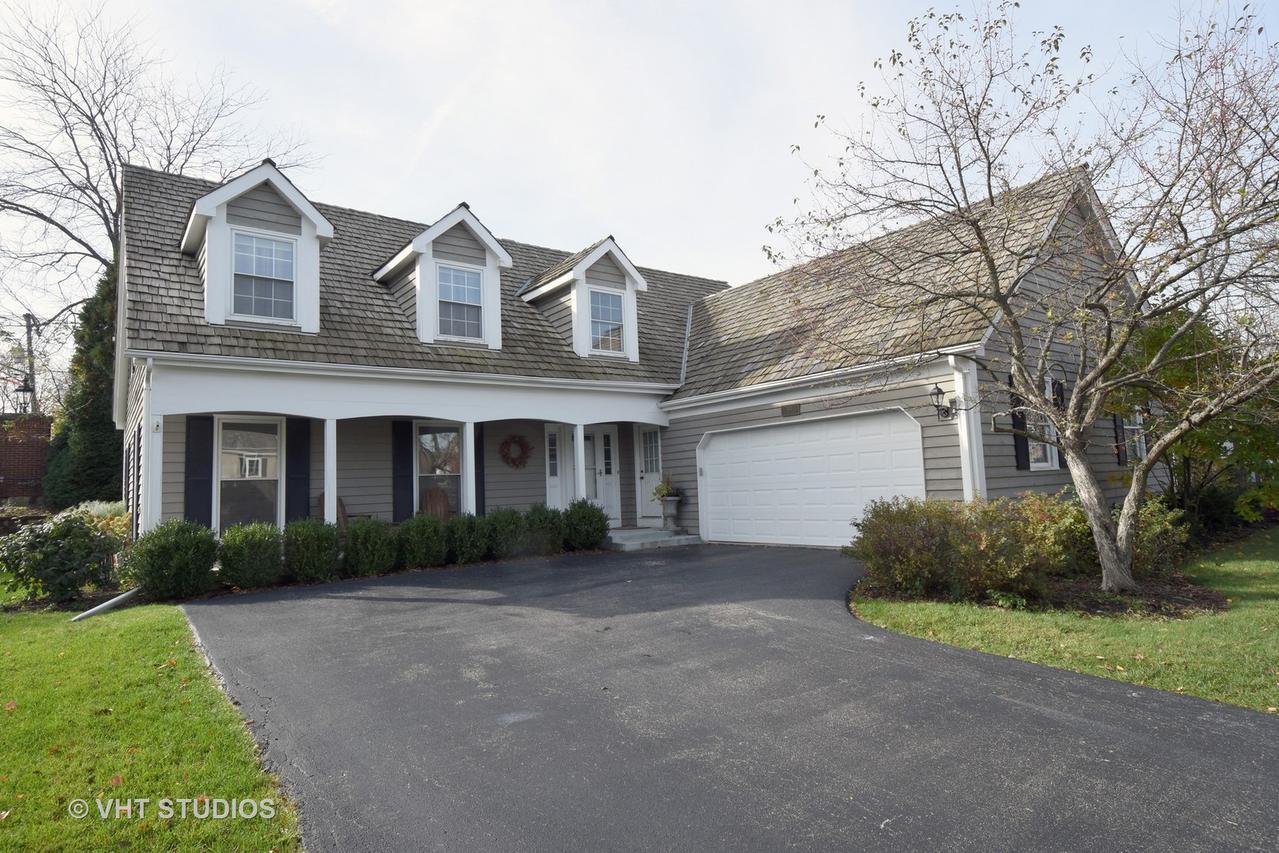 102 Whitney Dr., Barrington, IL 60010