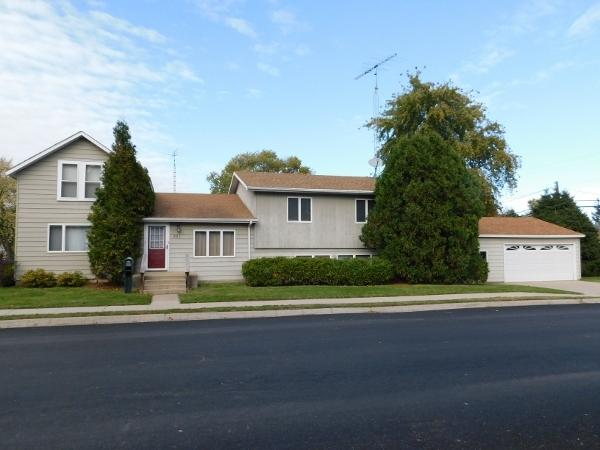 321 8th Ave., Rochelle, IL 61068