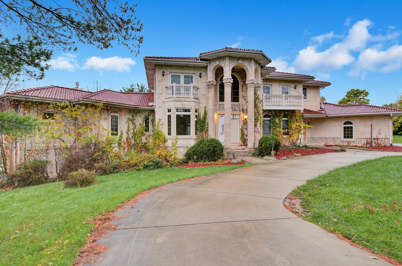 10S444 Madison St., Burr Ridge, IL 60527