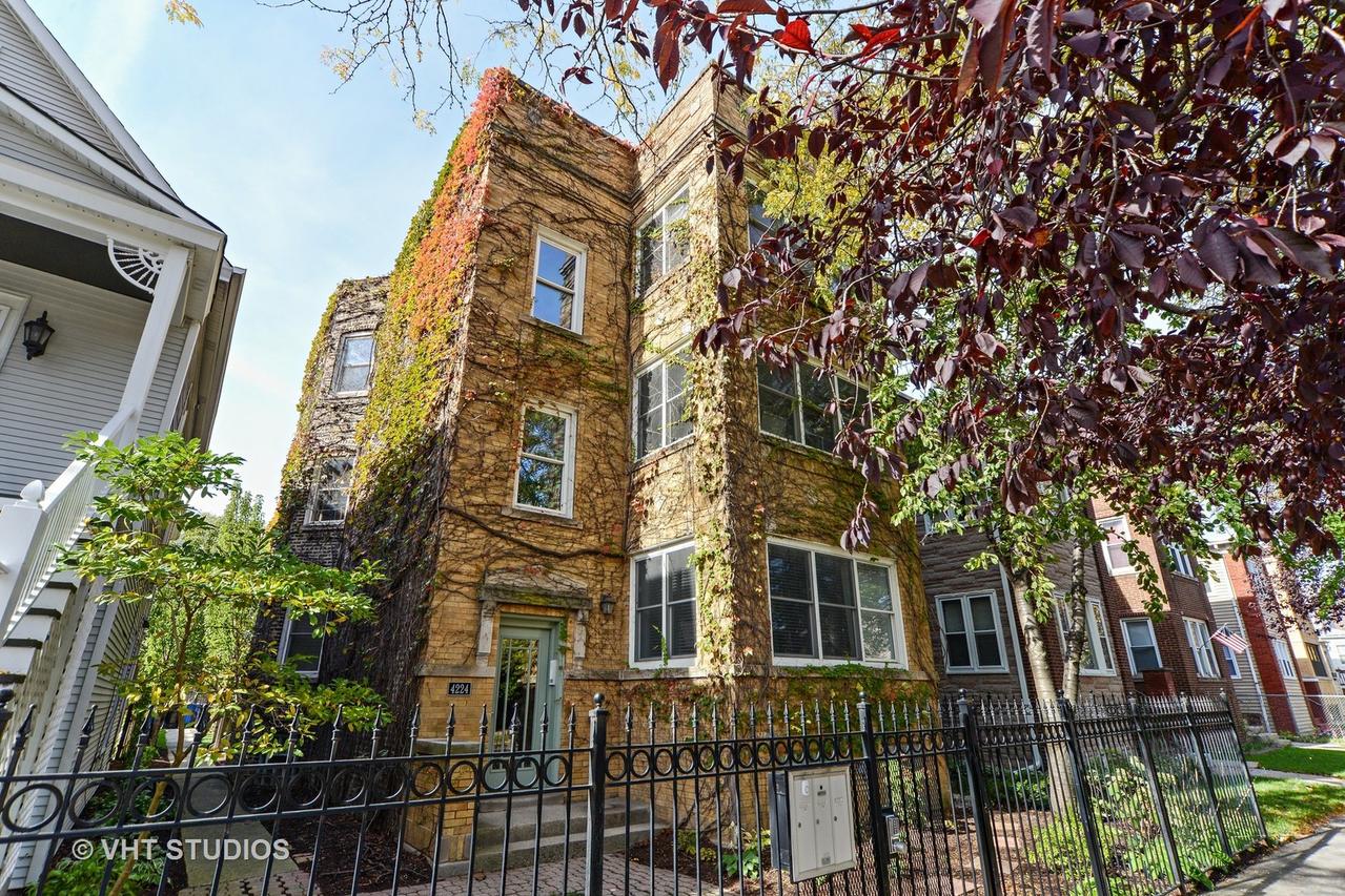 4224 N Sacramento Ave. #3, Chicago, IL 60618