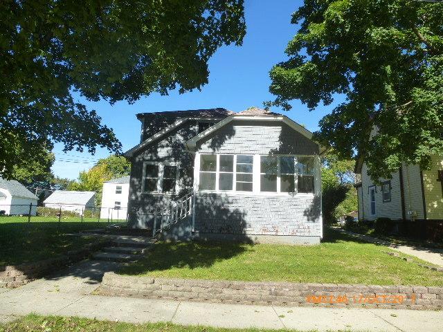 624 Linden Ave., Elgin, IL 60120
