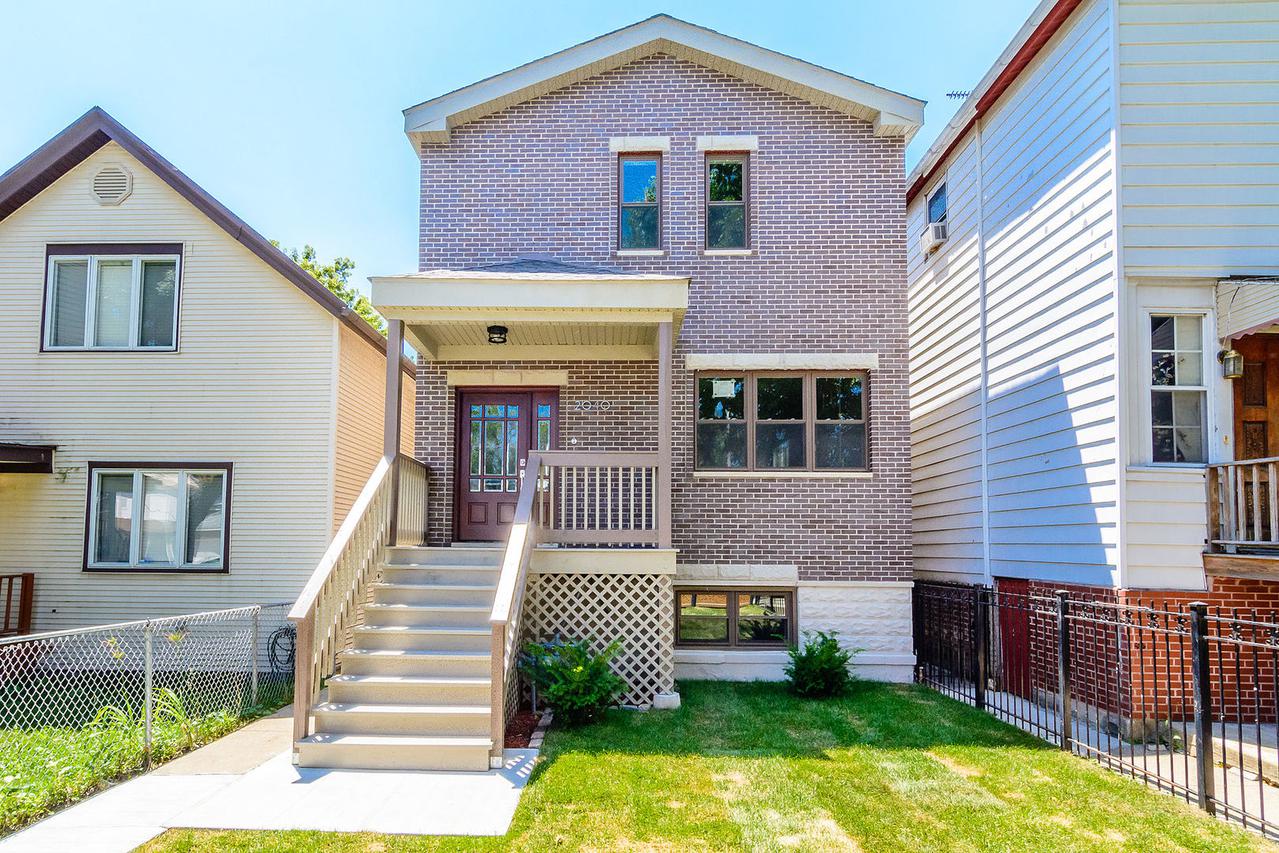 2040 N Stave St., Chicago, IL 60647