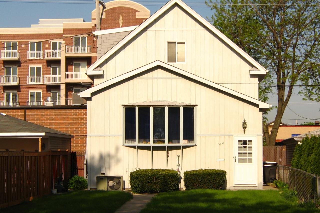 3636 N Neva Ave., Chicago, IL 60634